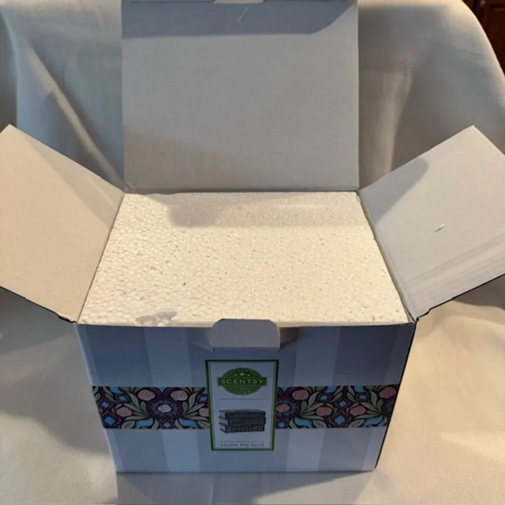 Scentsy Under My Spell Wax Warmer - Gently Used with Box - Picture 11 of 12